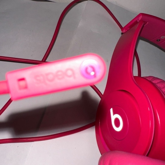 Beats Headphones Pink – Wired w/ Volume Control – Great Condition - Picture 13 of 13